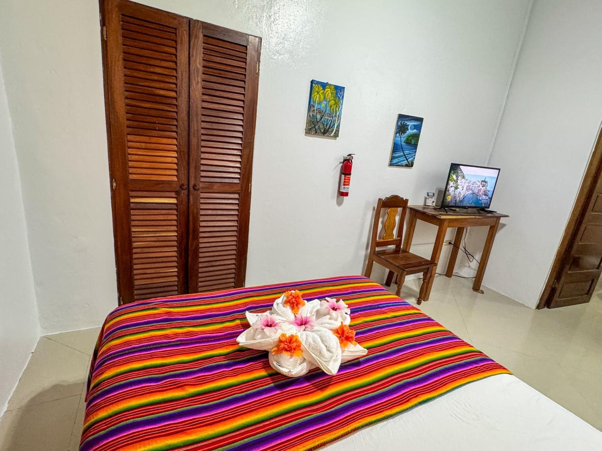 Caribbean Shores Belize Хопкинс Экстерьер фото