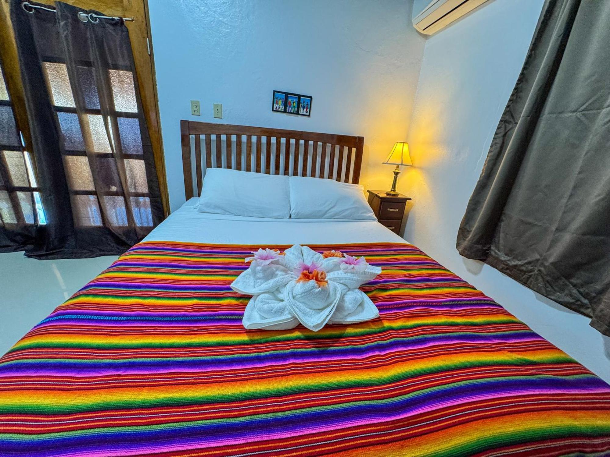 Caribbean Shores Belize Хопкинс Экстерьер фото